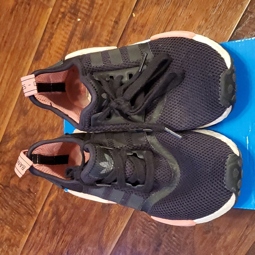 Shoes - Picture 4 of 6